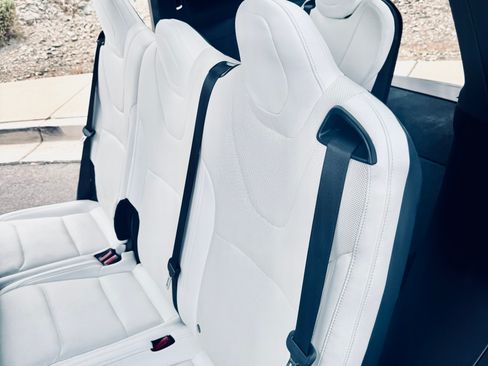 Used 2022 Tesla Model X AWD/4WD image 16