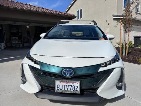 Used 2019 Toyota Prius Prime Advanced image 4