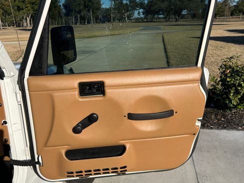 Used 1998 Jeep Wrangler Sahara image 17