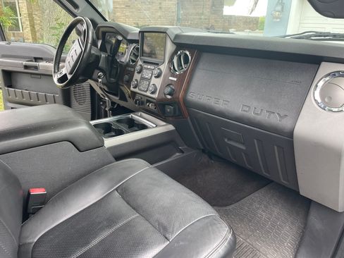 Used 2015 Ford F250 Lariat w/ Lariat Ultimate Package AWD/4WD image 5