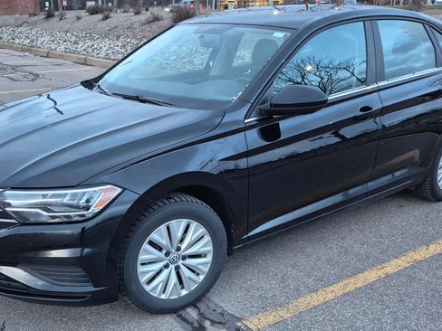 Used 2019 Volkswagen Jetta S image 2
