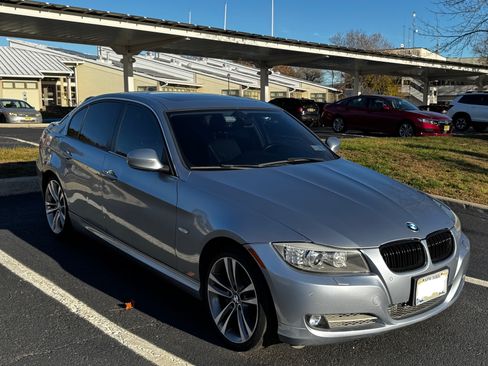 Used 2011 BMW 335i xDrive Sedan image 10