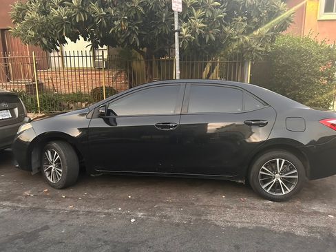Used 2016 Toyota Corolla LE image 4