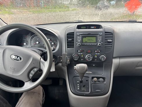 Used 2014 Kia Sedona LX FWD image 8