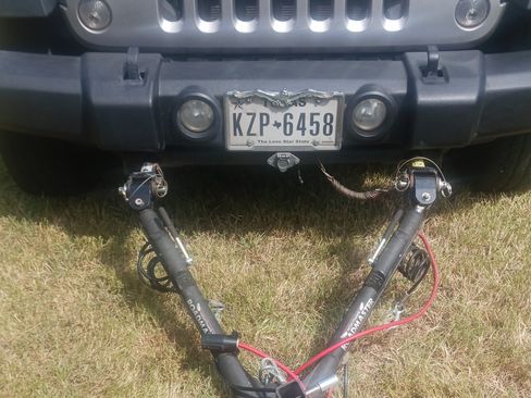 Used 2018 Jeep Wrangler Unlimited Sport w/ Connectivity Group AWD/4WD image 8
