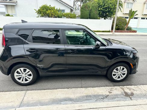 Used 2023 Kia Soul LX FWD image 6