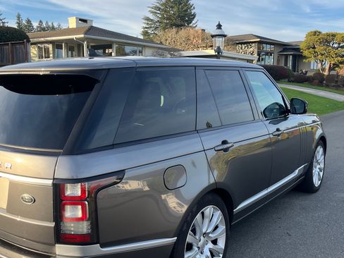 Used 2016 Land Rover Range Rover Supercharged image 12