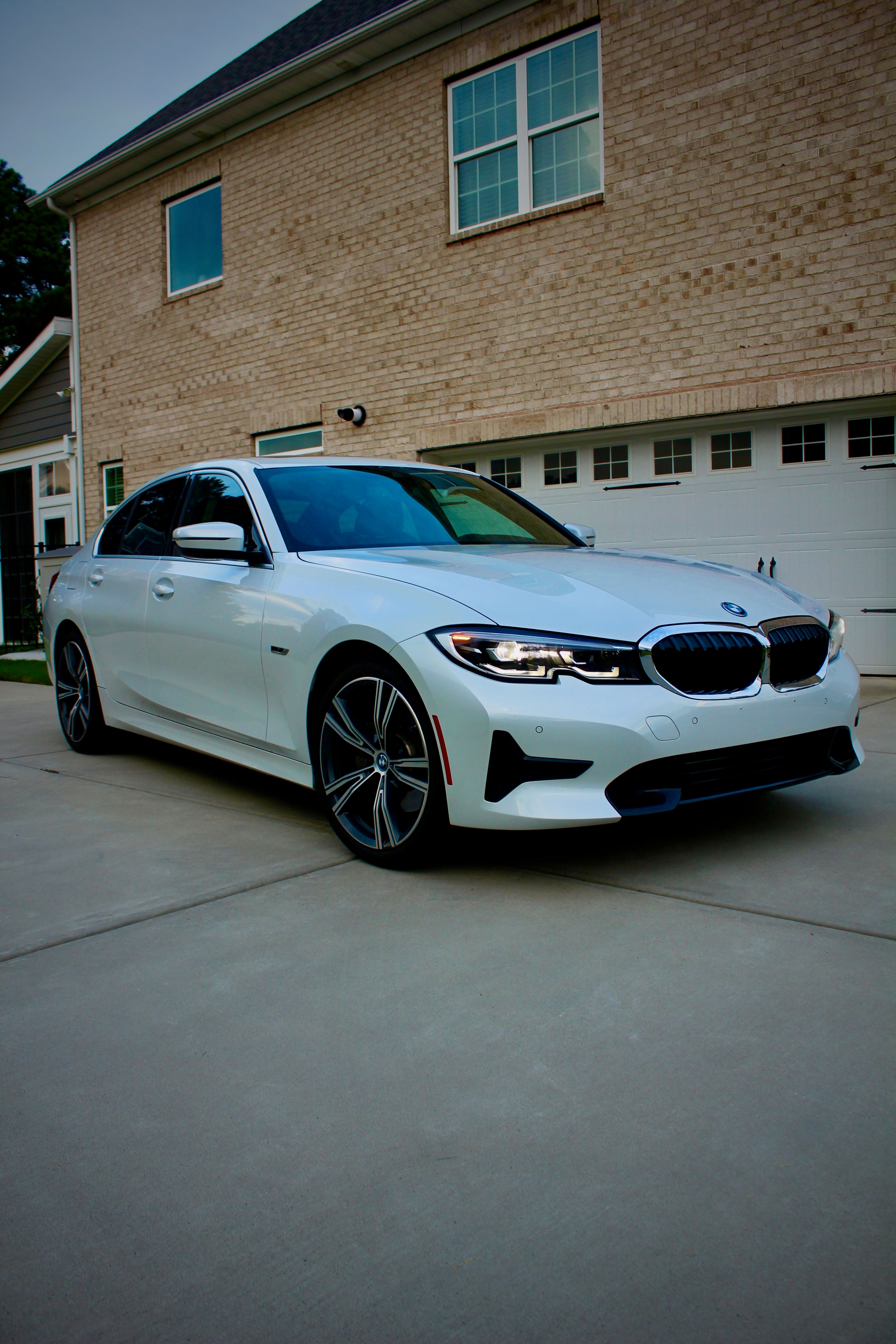Used 2022 BMW 330e w/ Driving Assistance Package RWD image 14