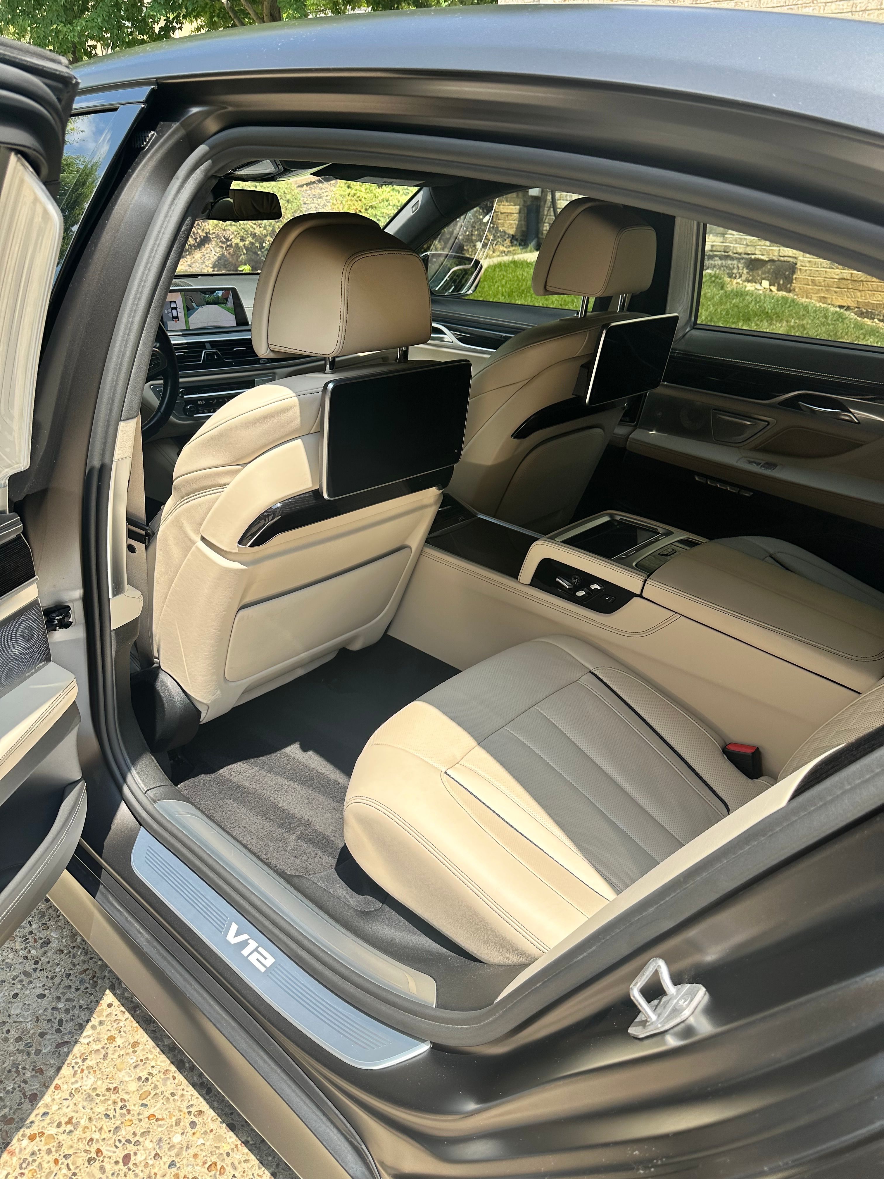 Used 2017 BMW M760i xDrive AWD/4WD image 15