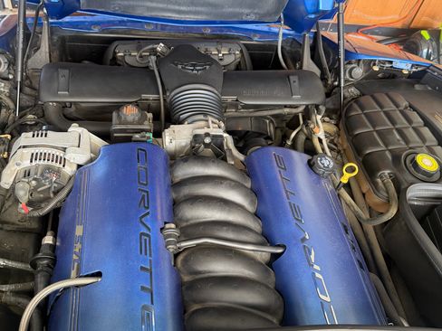Used 2002 Chevrolet Corvette Coupe w/ Preferred Equipment Group2 RWD image 18