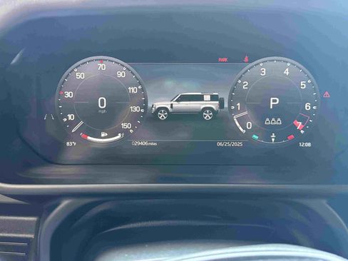 Used 2024 Land Rover Defender 110 X-Dynamic SE image 15