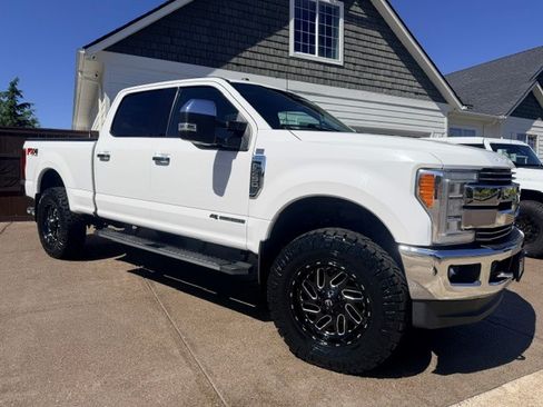 Used 2018 Ford F350 Lariat w/ Lariat Ultimate Package AWD/4WD image 4