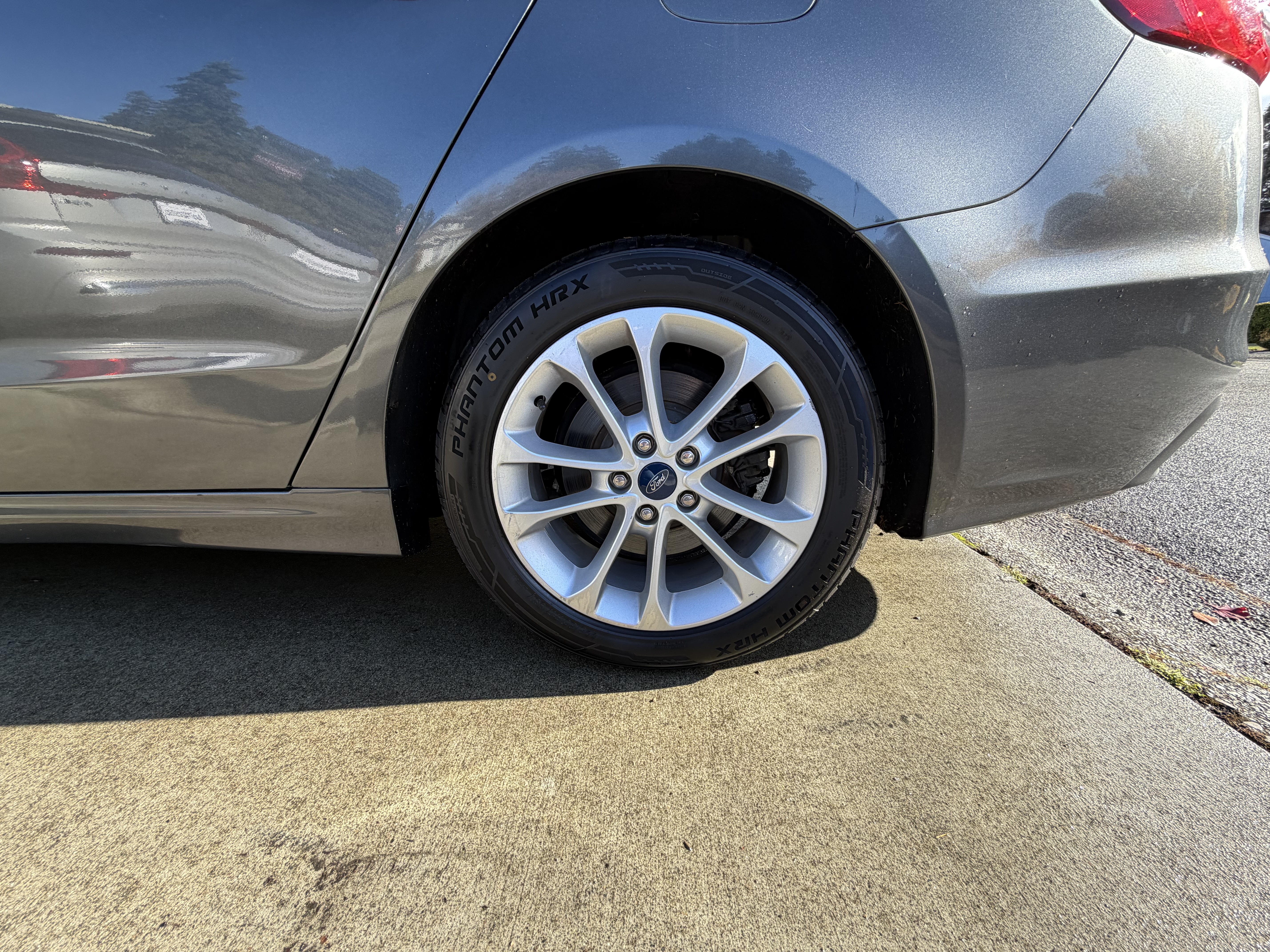Used 2019 Ford Fusion SEL FWD image 11