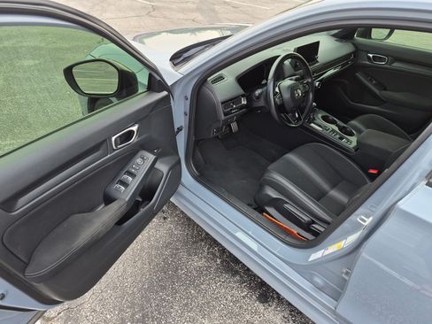 Used 2023 Honda Civic Sport image 11