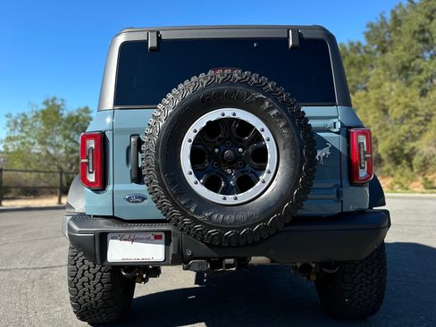 Used 2023 Ford Bronco Badlands image 11