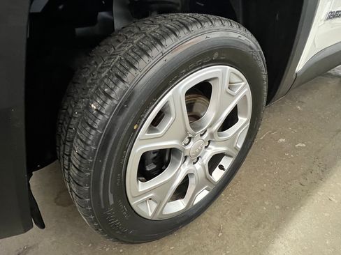 Used 2016 Jeep Renegade Latitude w/ Safety & Security Group image 11