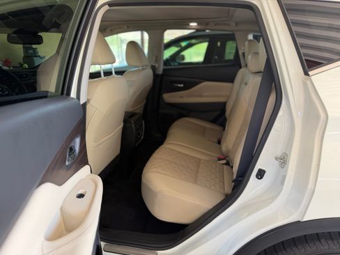 Used 2021 Nissan Murano Platinum w/ Cargo Package FWD image 10