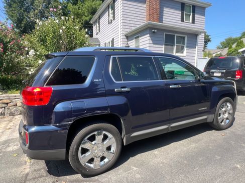 Used 2016 GMC Terrain SLT w/ Open Road Package AWD/4WD image 9
