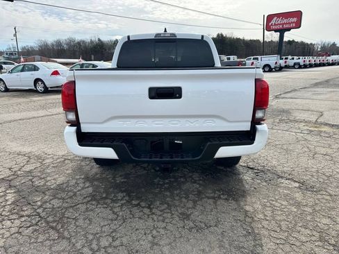 Used 2023 Toyota Tacoma SR5 w/ Technology Package image 10