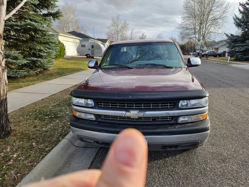 Used 2000 Chevrolet Silverado 1500 LS image 2
