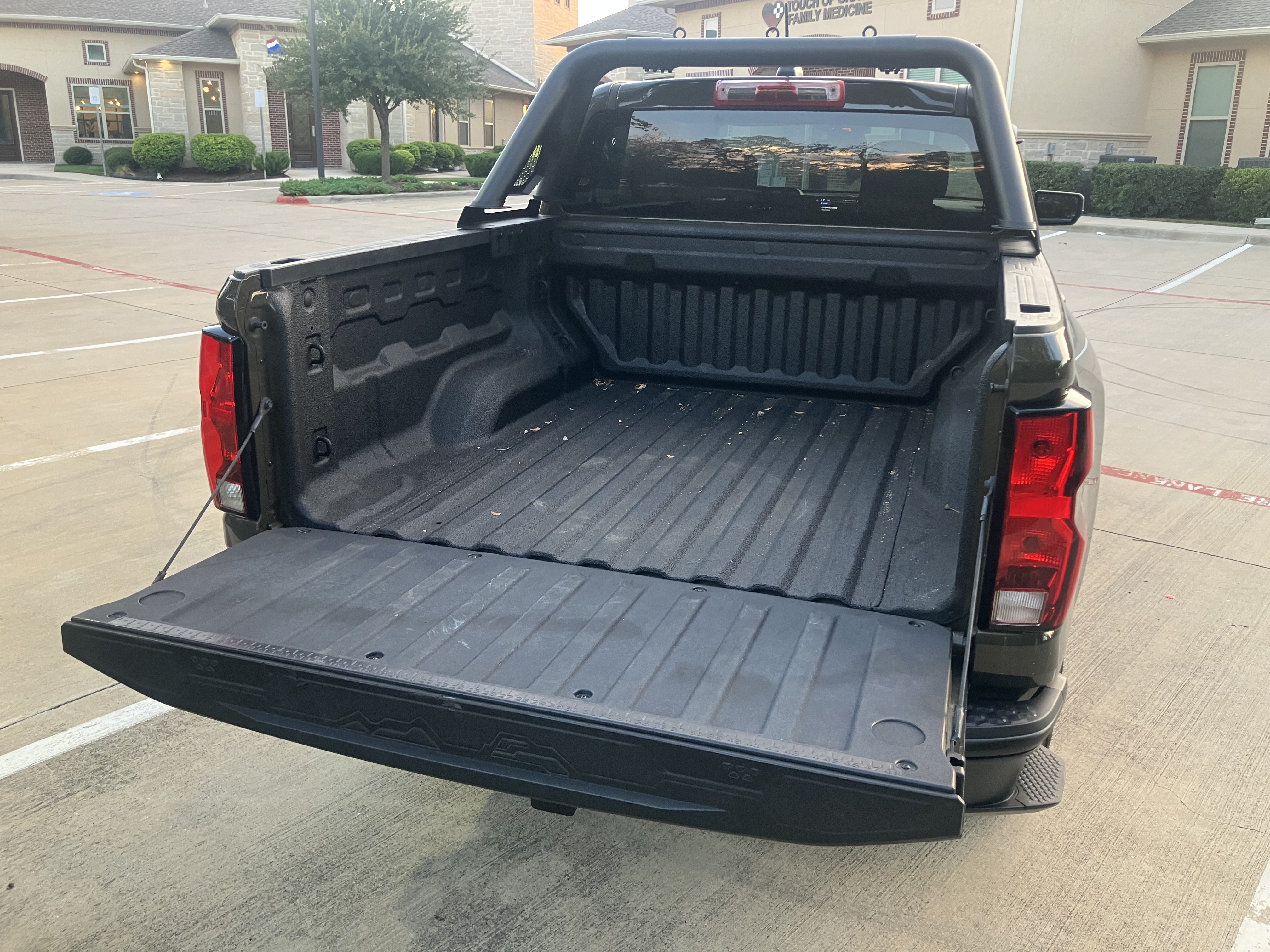 Used 2023 Chevrolet Colorado W/T RWD image 8