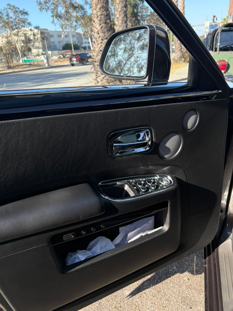 Used 2015 Rolls-Royce Ghost RWD image 11