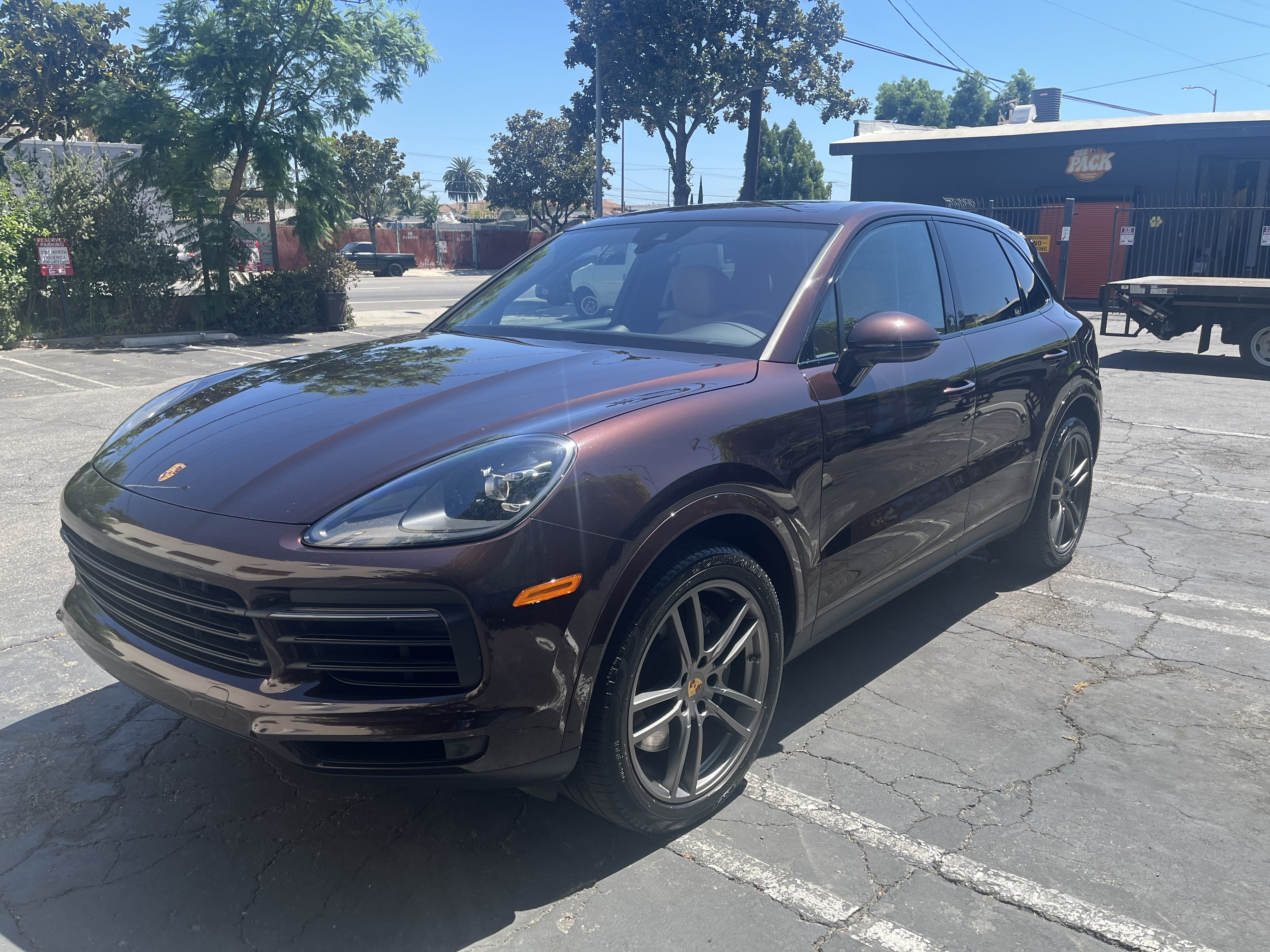 Used 2022 Porsche Cayenne AWD/4WD image 1