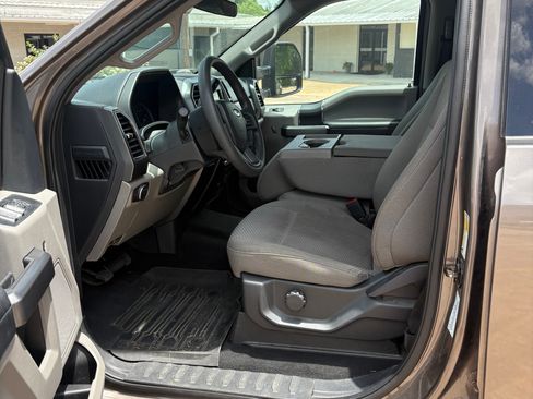 Used 2022 Ford F350 XLT AWD/4WD image 6