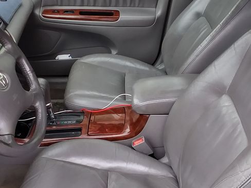 Used 2003 Toyota Camry XLE image 5