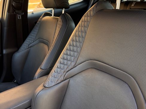 Used 2020 Lexus UX 250h w/ Premium Package image 16