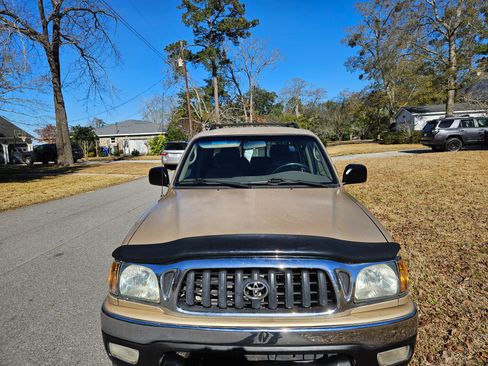 Used 2004 Toyota Tacoma PreRunner image 2