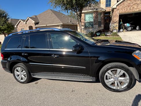 Used 2011 Mercedes-Benz GL 450 4MATIC image 4