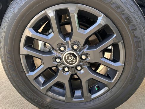 Used 2023 Toyota Tundra Platinum image 13