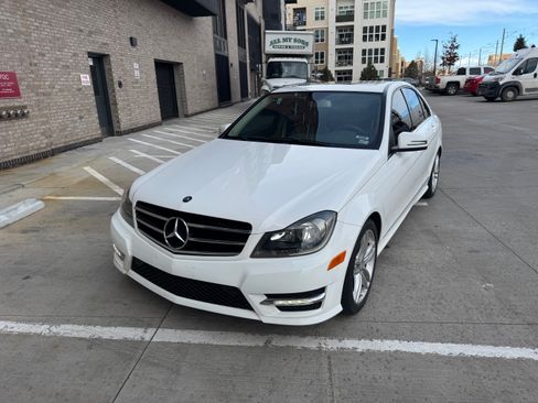 Used 2014 Mercedes-Benz C 300 4MATIC Sedan image 1