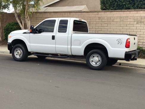 Used 2015 Ford F250 XL w/ Power Equipment Group image 2