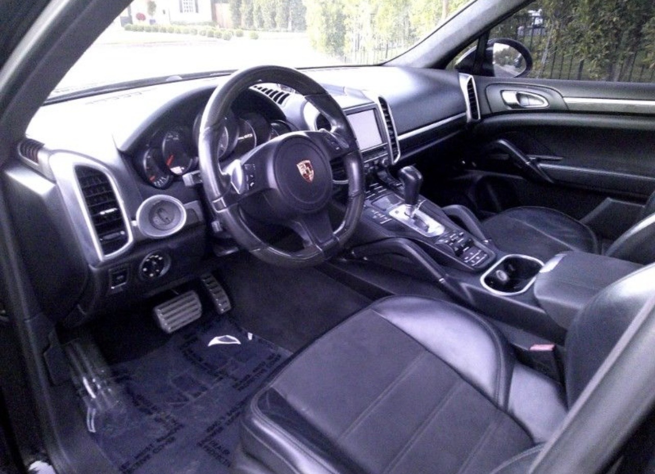 Used 2014 Porsche Cayenne GTS AWD/4WD image 8