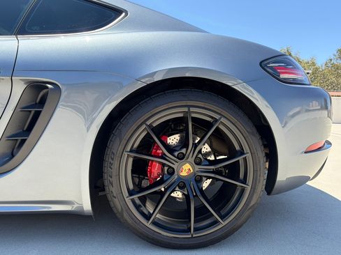 Used 2025 Porsche 718 Cayman S RWD image 9