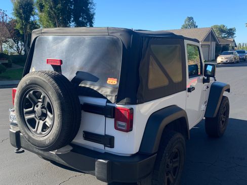 Used 2012 Jeep Wrangler Sport image 9