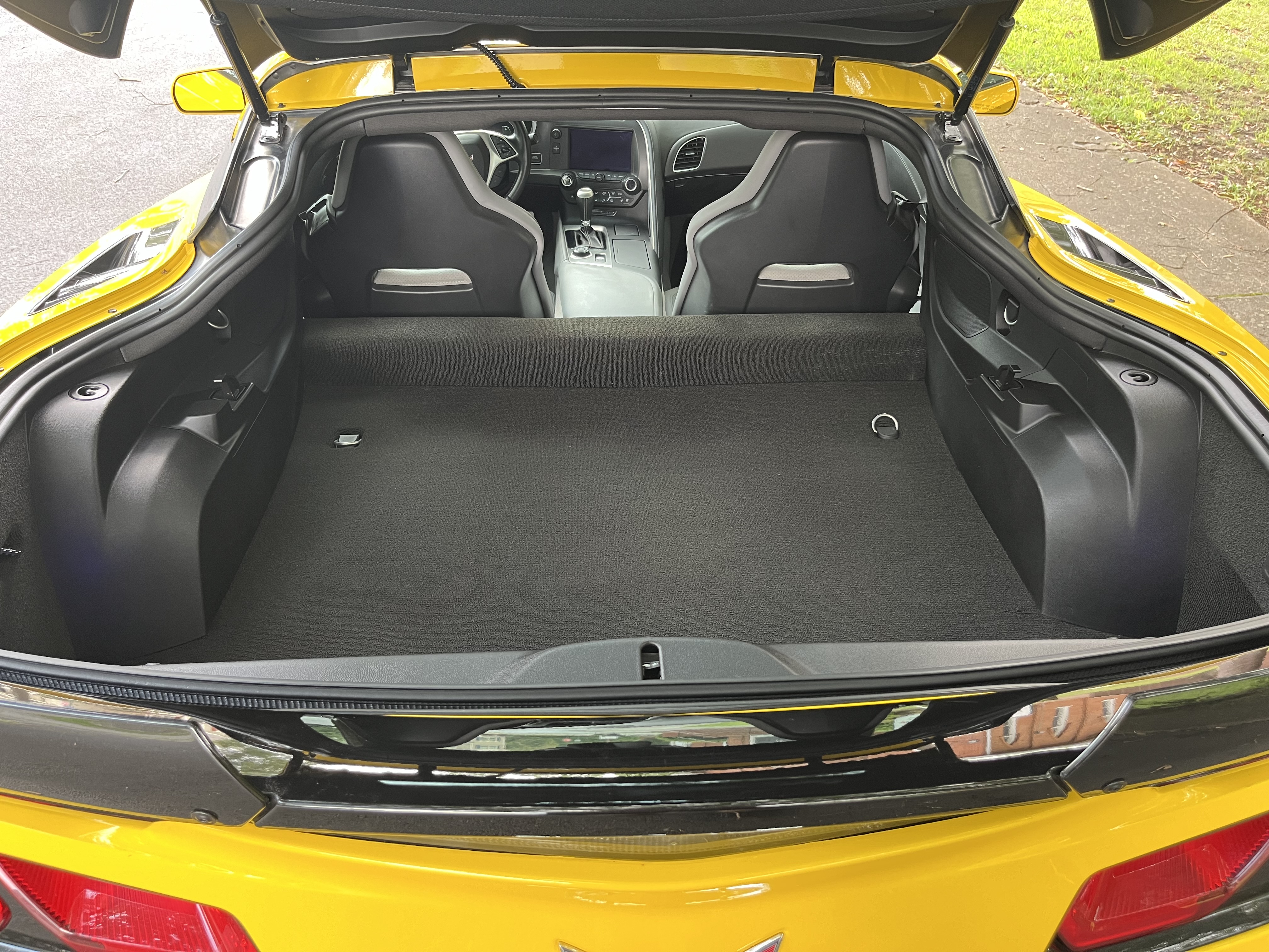 Used 2014 Chevrolet Corvette Stingray Coupe w/ 2LT Preferred Equipment Group RWD image 21