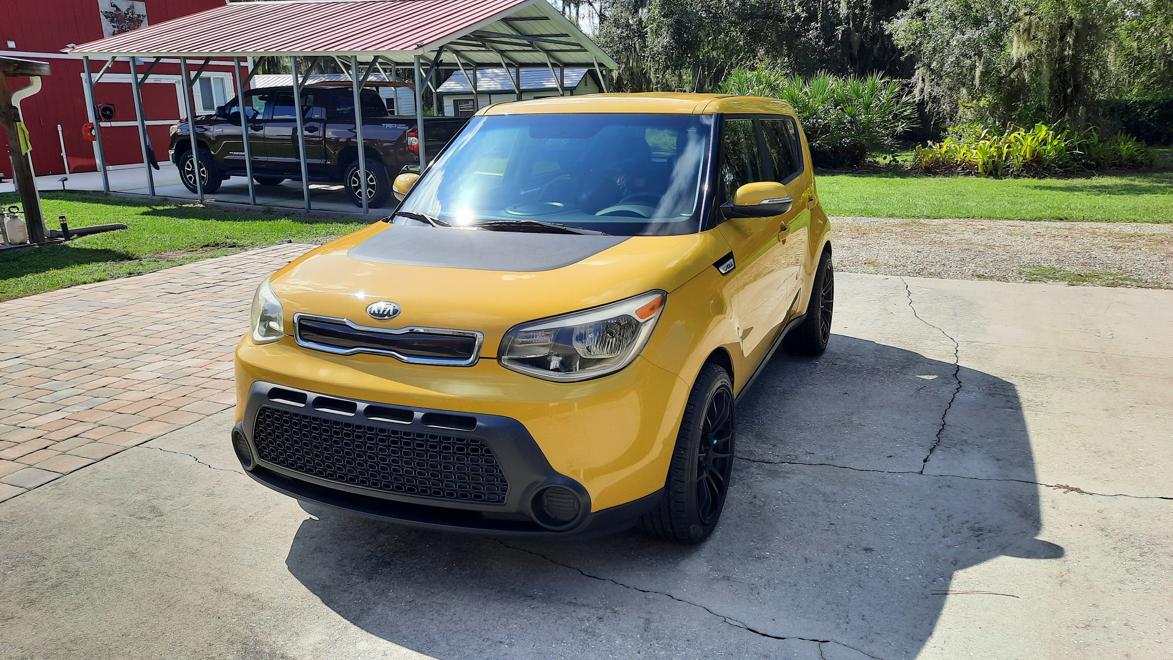 Used 2014 Kia Soul + w/ UVO w/Eservices Package FWD image 1