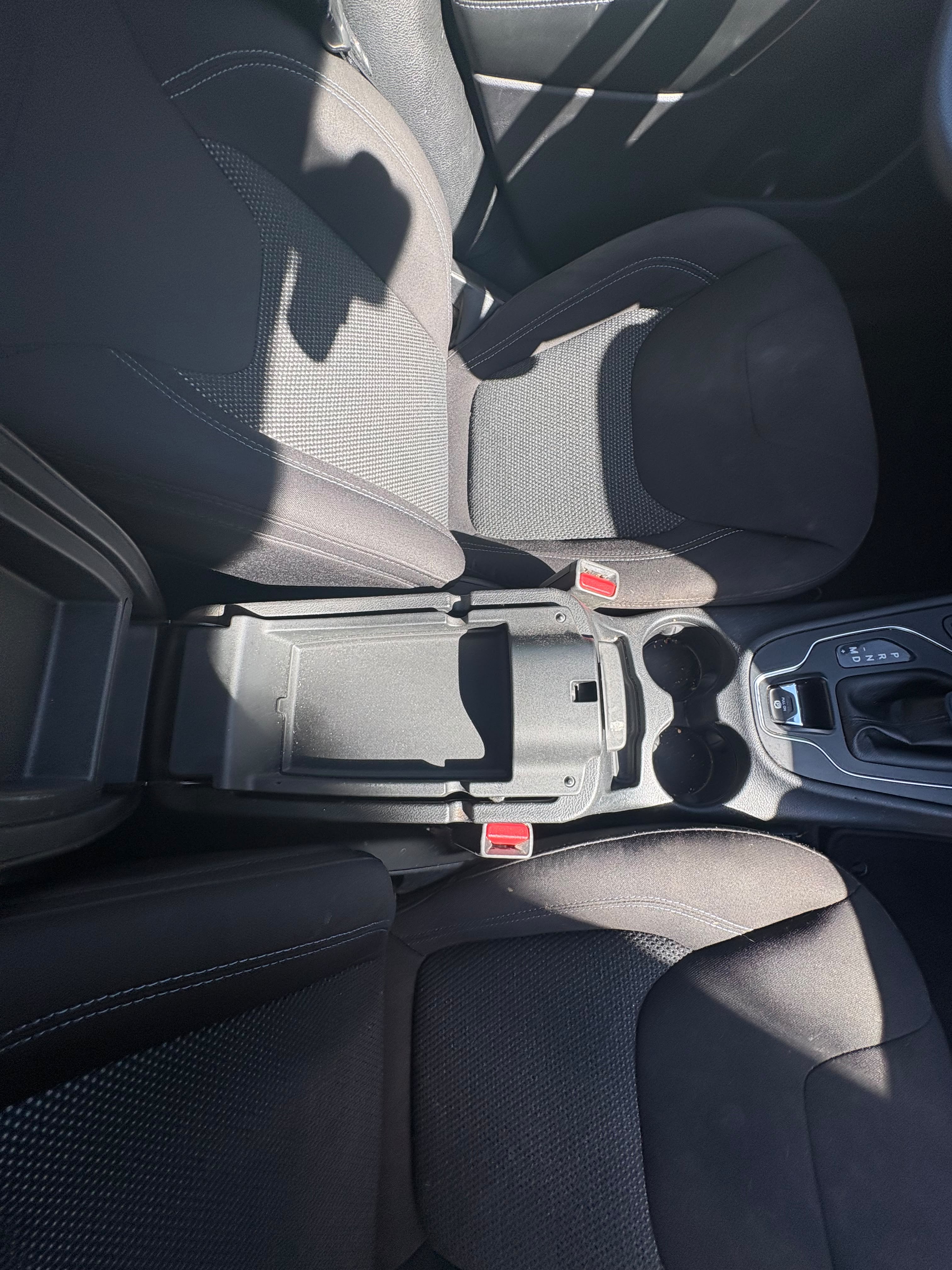 Used 2020 Jeep Cherokee Latitude FWD image 11