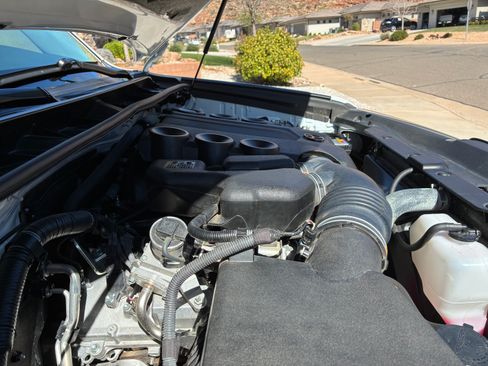 Used 2019 Toyota 4Runner SR5 Premium image 2