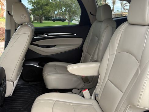 Used 2019 Buick Enclave Essence image 17