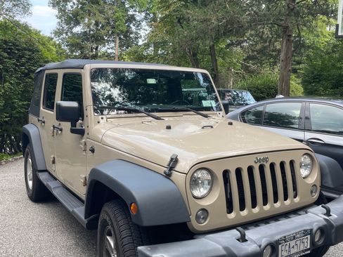 Used 2016 Jeep Wrangler Unlimited Sport w/ Quick Order Package 24S AWD/4WD image 2