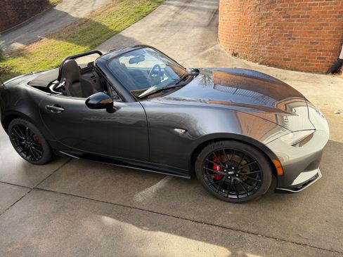 Used 2019 MAZDA MX-5 Miata Club w/ Brembo/BBS Recaro Package image 1