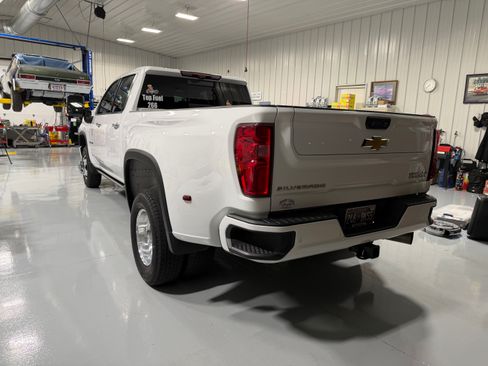 Used 2022 Chevrolet Silverado 3500 High Country image 8