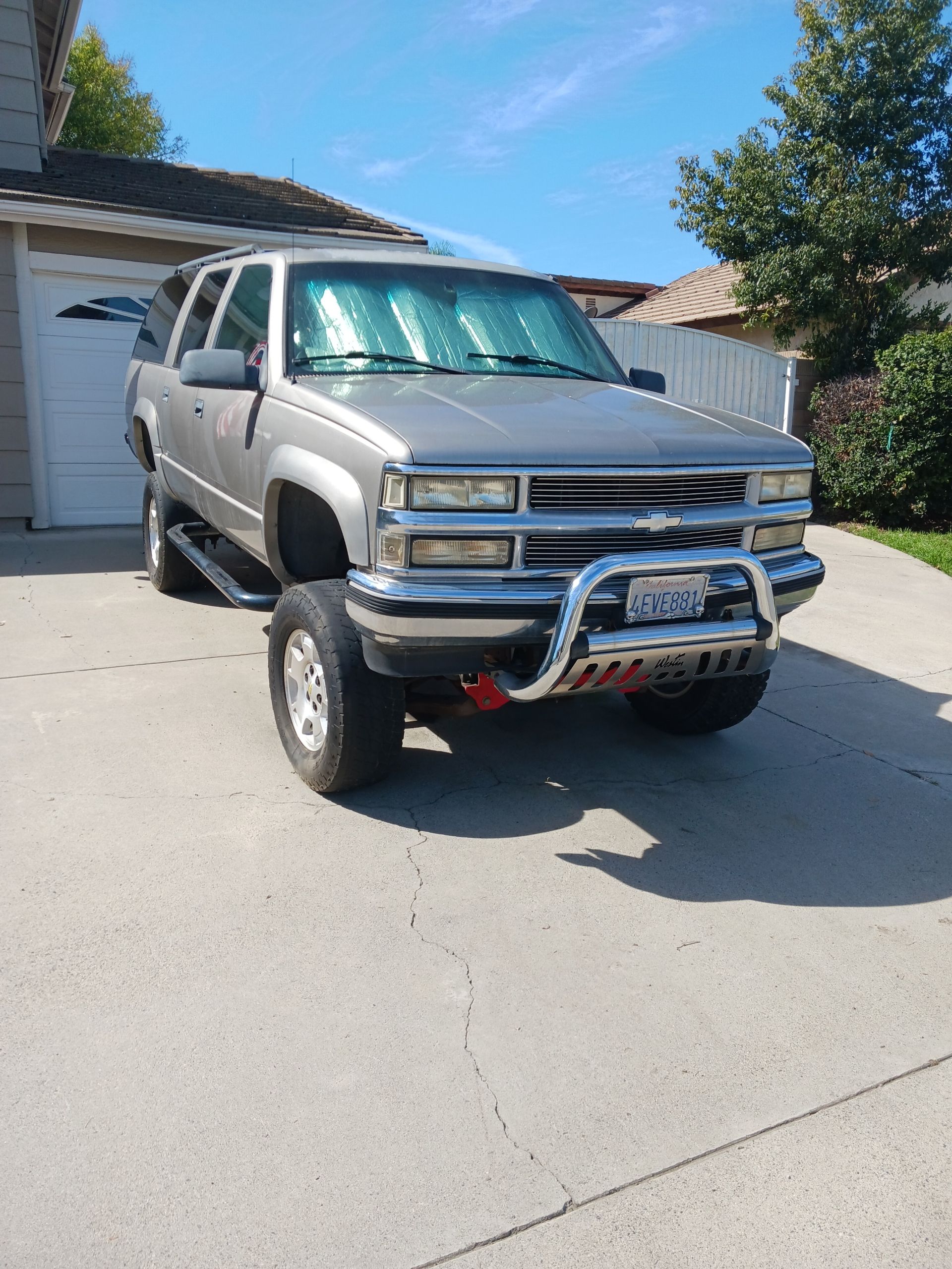 Used 1999 Chevrolet Suburban 4WD w/ Preferred Equipment Group 2 image 1