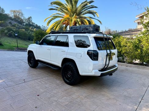 Used 2018 Toyota 4Runner TRD Off-Road Premium image 5