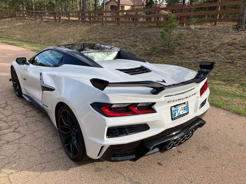 Used 2023 Chevrolet Corvette Z06 w/ Z07 Performance Package image 14