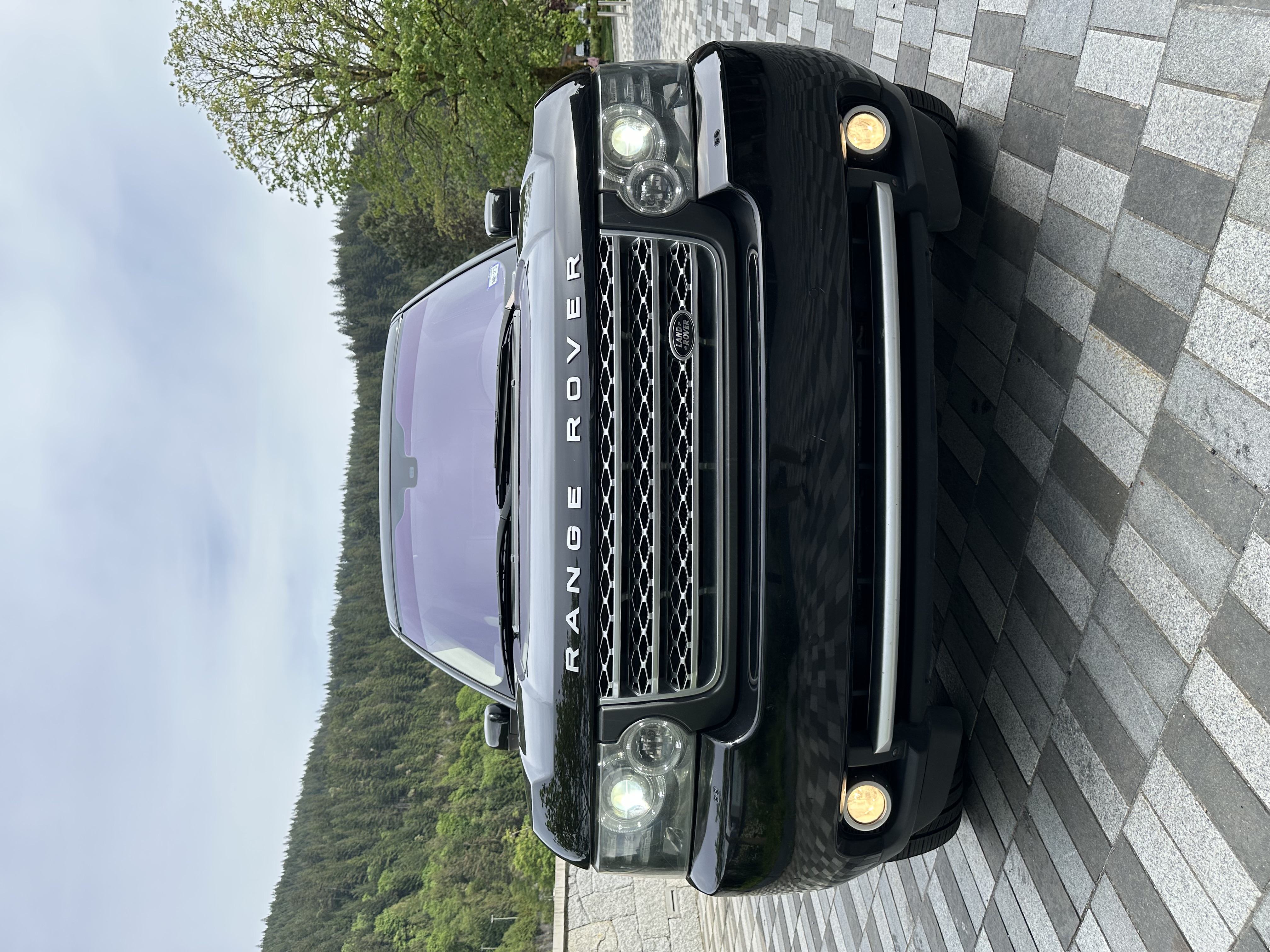 Used 2011 Land Rover Range Rover Supercharged AWD/4WD image 8